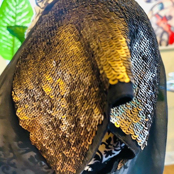 Beautiful black sheer top with the sequence. - Picture 3 of 5